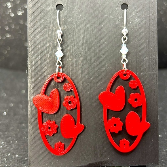 The Blush Heart Earrings - Picture 3 of 5
